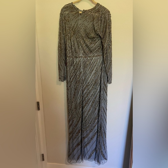 NWT - Mac Duggal Long Sleeve Beaded Column Gown Platinum - Picture 5 of 12